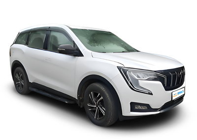 Mahindra XUV700-img